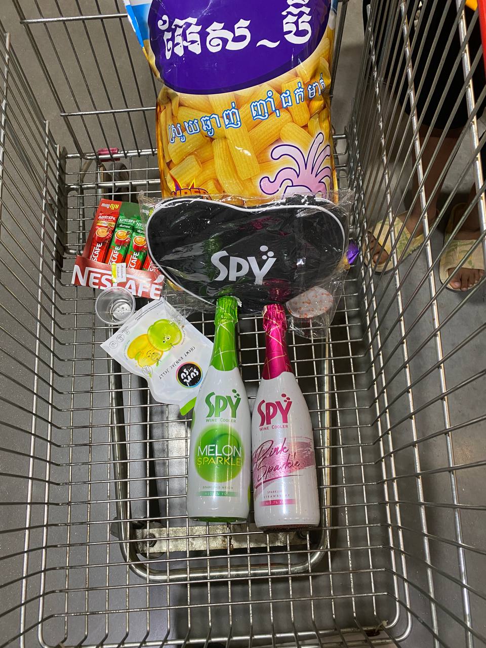 SPY Sparkle Fruit Revolutionizing FMCG Distribution with Da Houg Heng at Makro Cambodia - Image 23